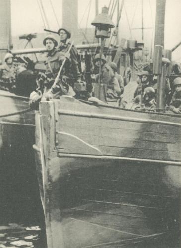 Den-Danske-Brigade-ombord-paa-skibene-paa-vej-til-Helsingoer.-6.-maj-1945