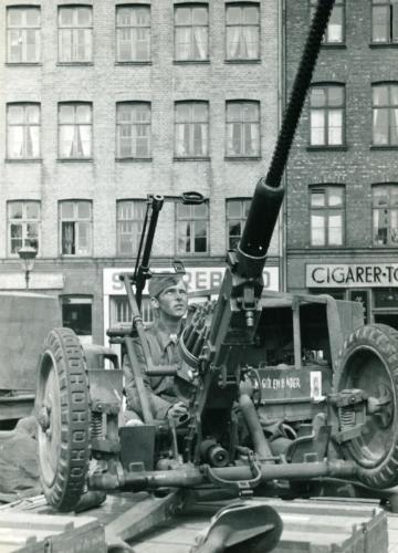 Koebenhavn-Brigadesoldat-ved-20-mm.-antiluftskyts